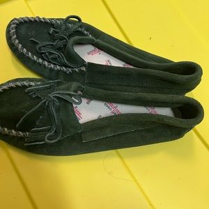Minnetonka Softsole slippers